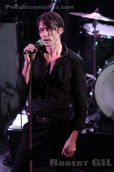 BRETT ANDERSON - 2010-02-05 - PARIS - Divan du Monde - 